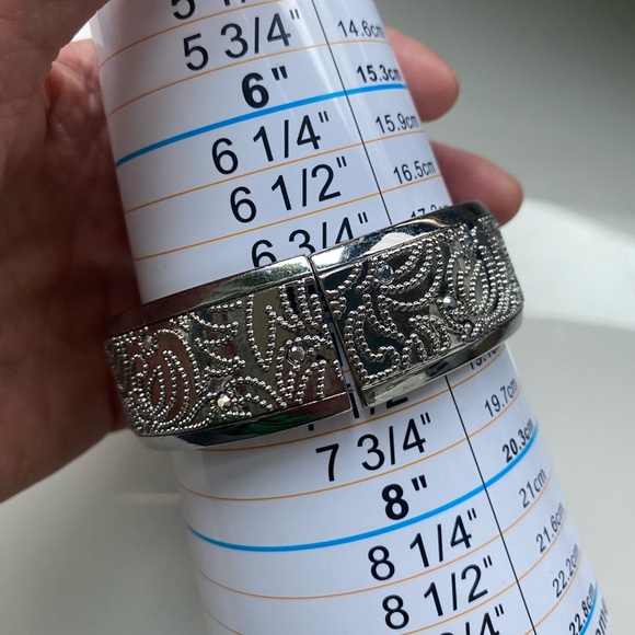 Vintage Chico's Regan Stretch Bracelet Rhinestone Silver Toned 7.5" - Picture 7 of 9